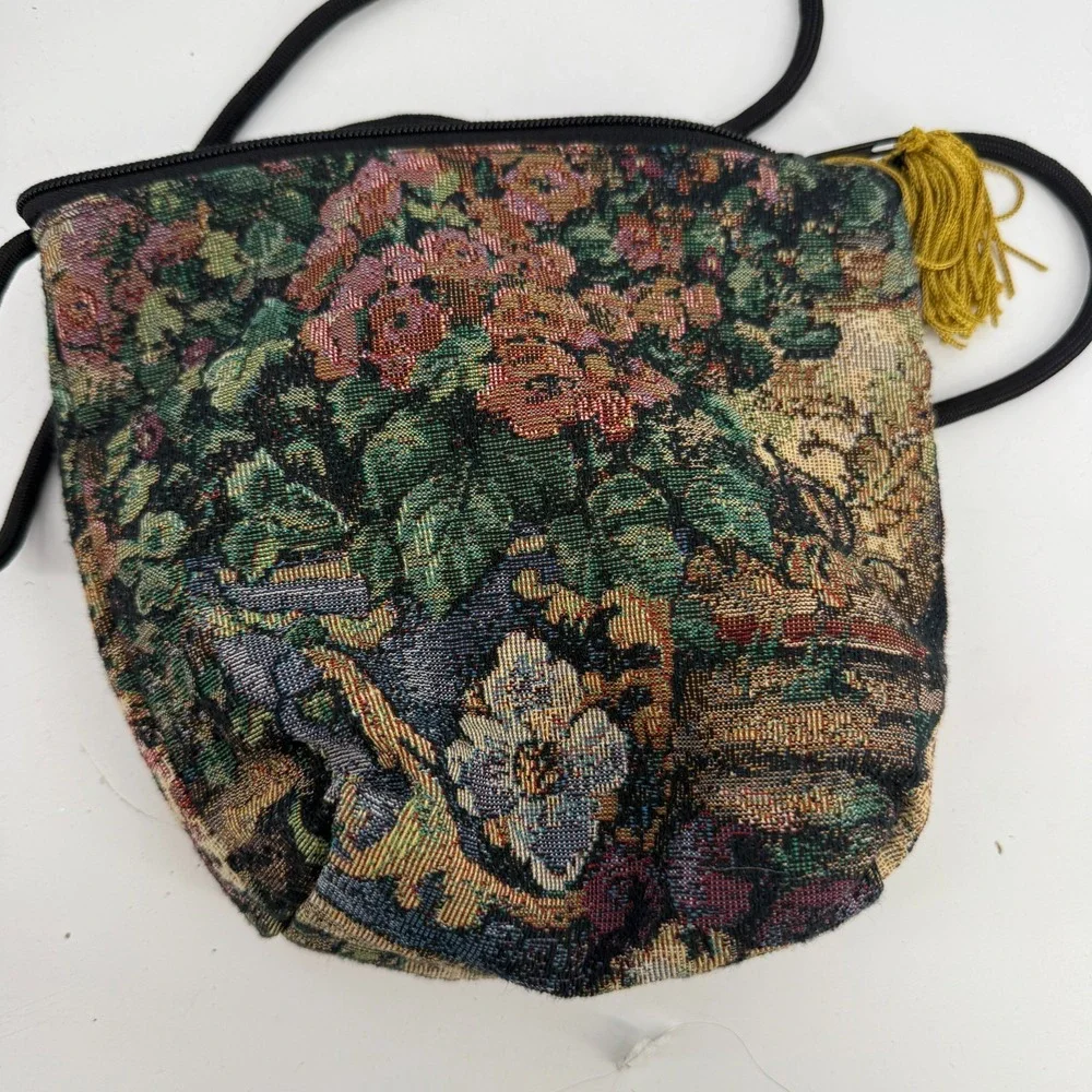 Small Vintage Tapestry Purse Floral Design with Shoulder Strap yellow tassel‎